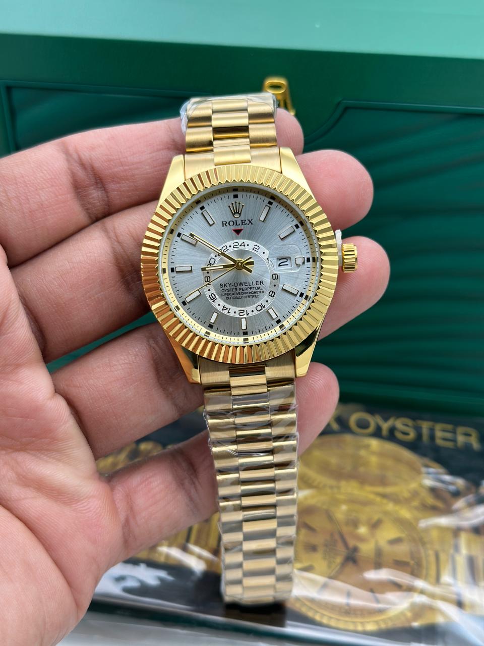 Automatic Mechanical Wrist Watch With Classic Craftsmanship