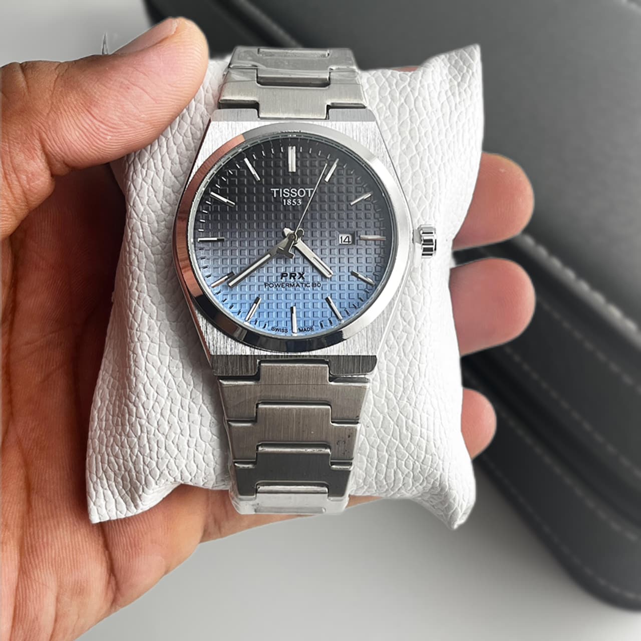 luxury stainless steel analog watch with premium look