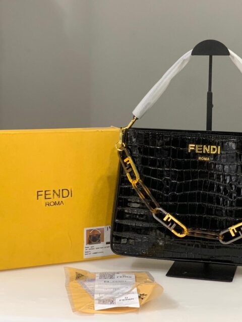 Elegant Handcrafted Style Ladies Side Bag With Unique Look