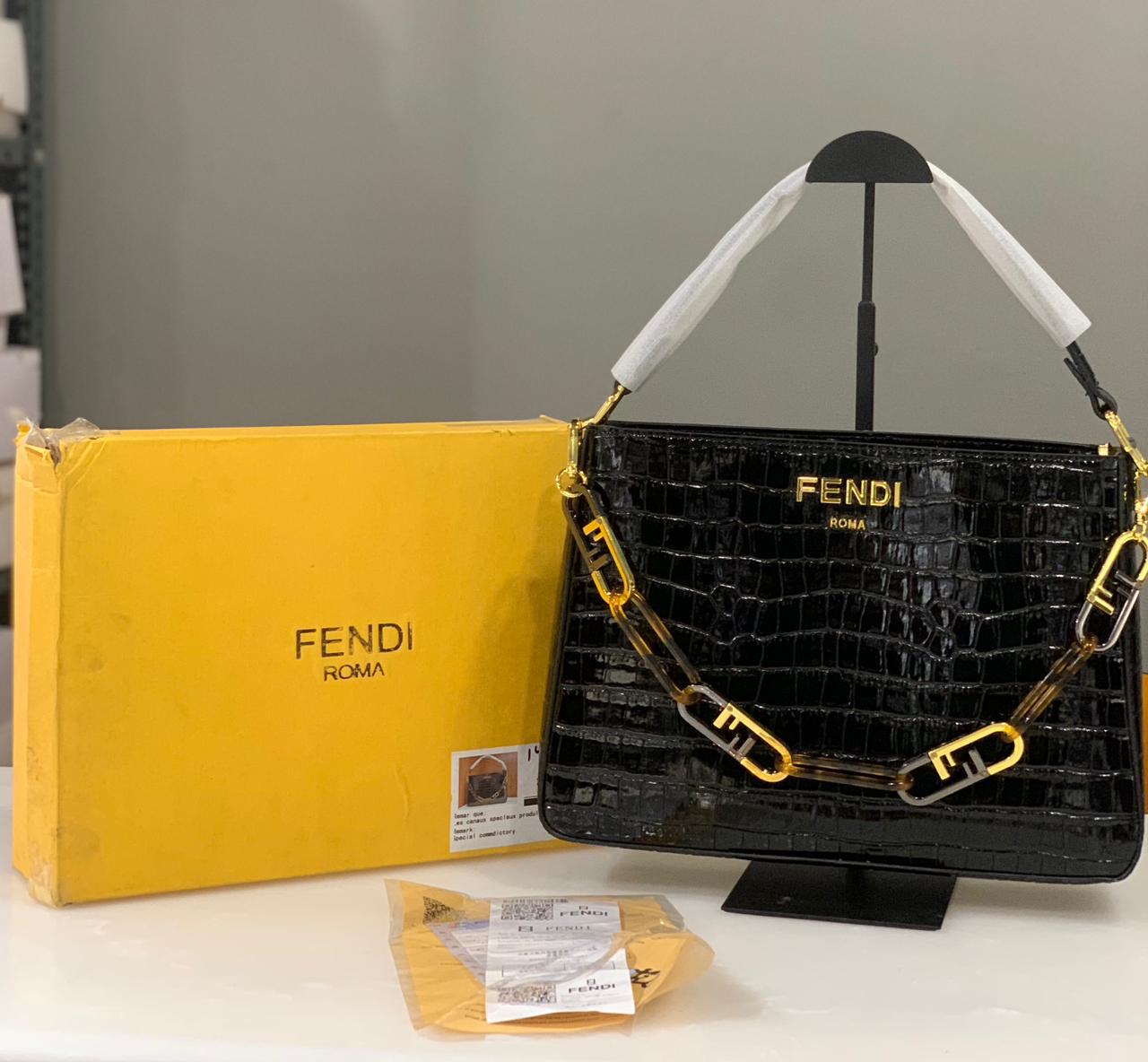 Elegant Handcrafted Style Ladies Side Bag With Unique Look