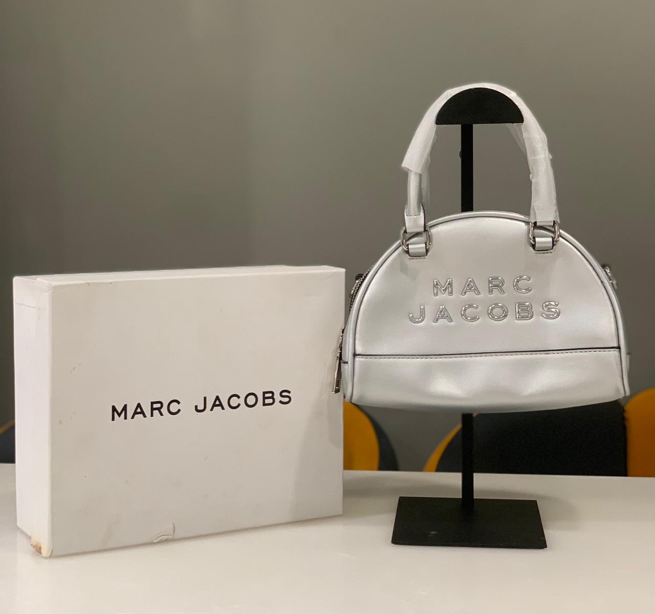 Smart Casual Ladies Side Bag With Modern Finish